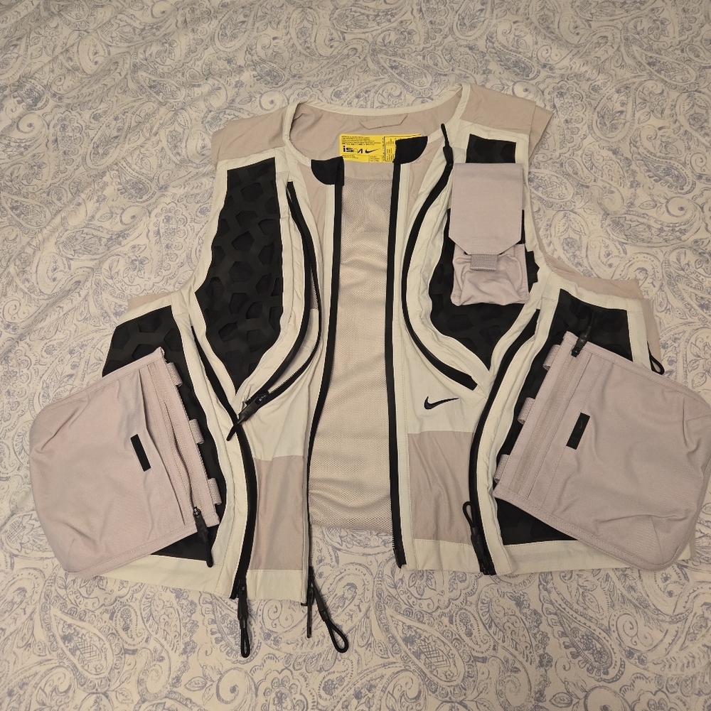 Nike ISPA NRG Modular Utility Pocket Vest – Light Bone FV4899‑072 – Men’s S - Picture 2 of 12